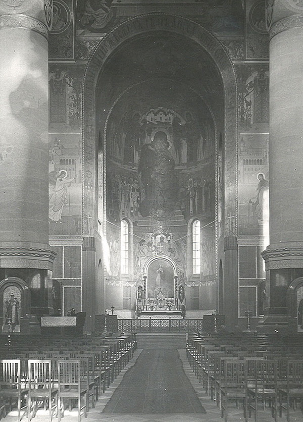 Интерьер собора в 1915 году