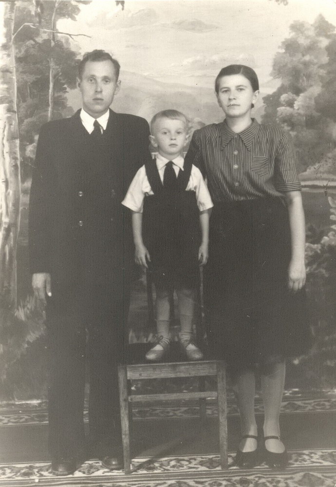 Вторая семья Пролиско (Андреюк) Александры Петровны, 1951 год